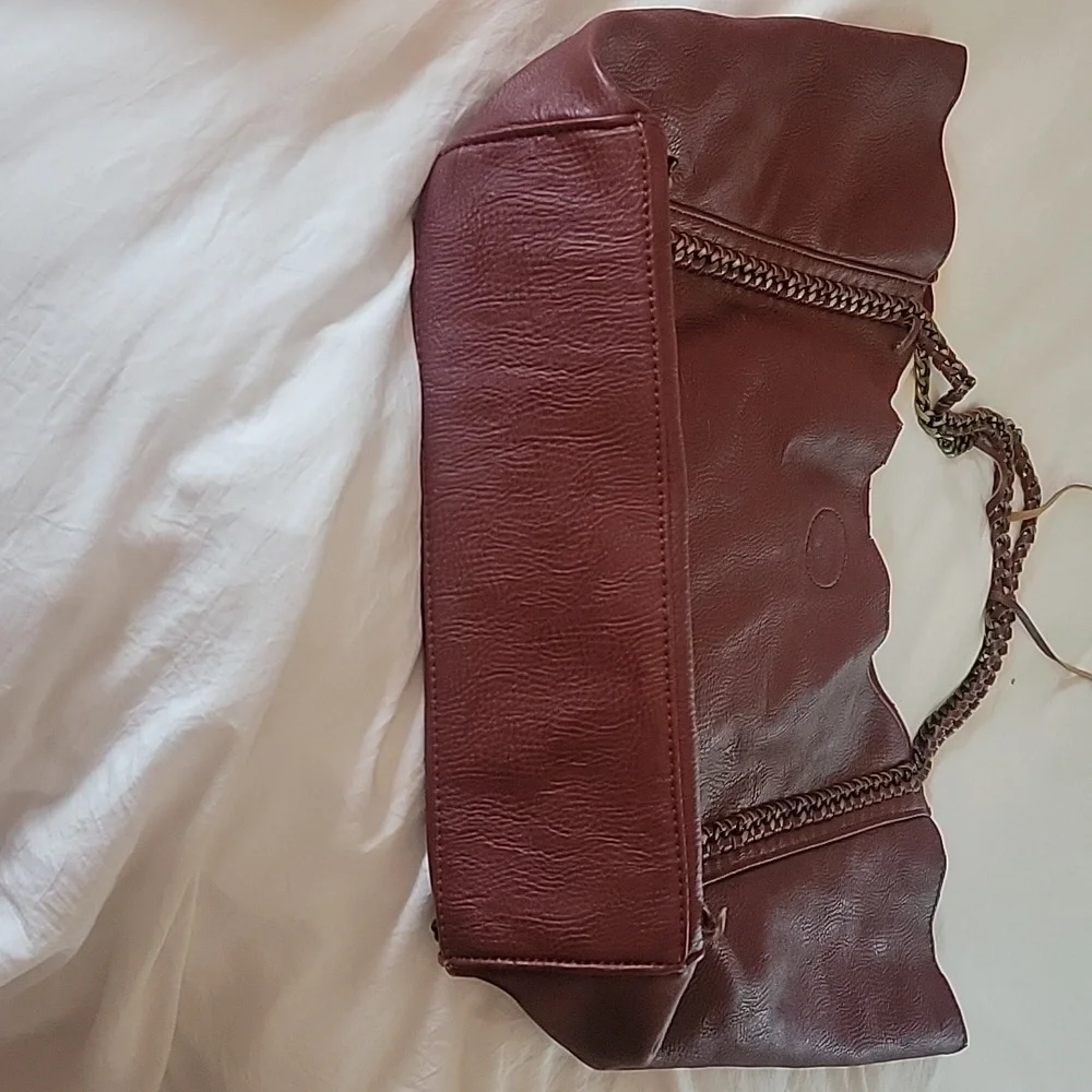 Leather shoulder bag